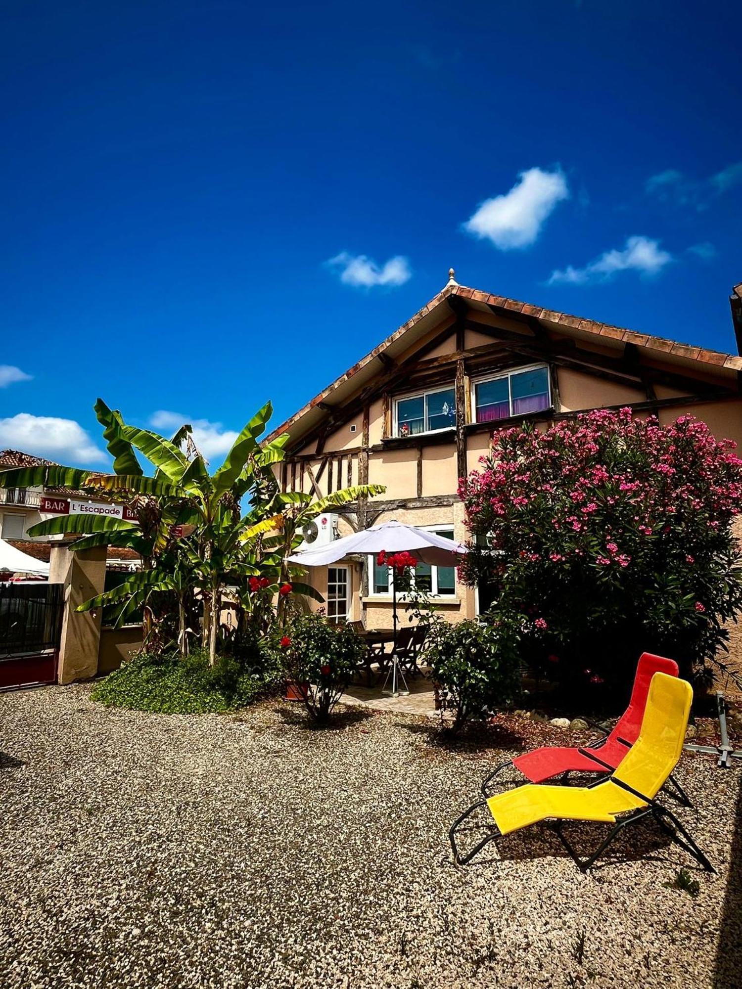 Meuble 3 Etoiles Dans Un Petit Village Du Gers Villecomtal-Sur-Arros Exteriör bild